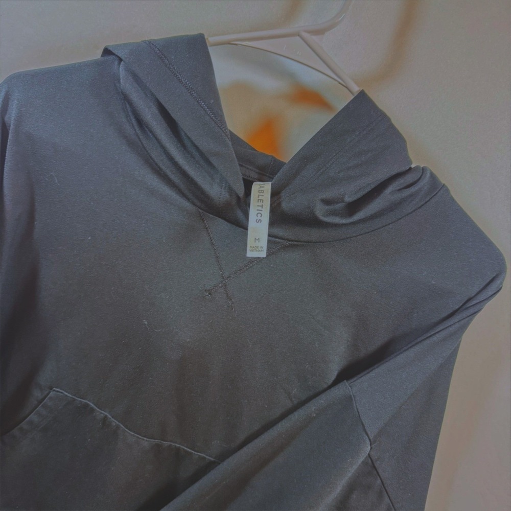 Fabletics Black Cropped Hoodie Long Sleeve Performance Sweatshirt LS2458288 M